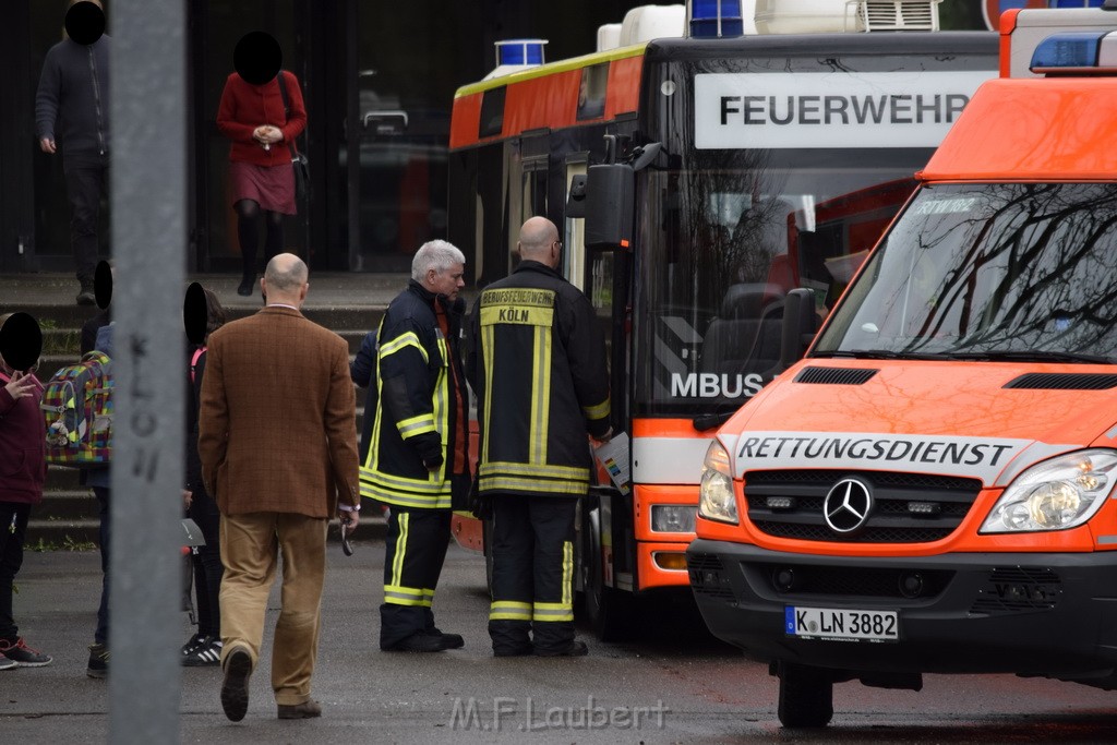 Einsatz BF Koeln Schule Burgwiesenstr Koeln Holweide P068.JPG - Miklos Laubert